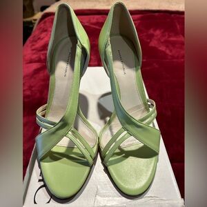 Banana Republic shoes in green. Size 8.5